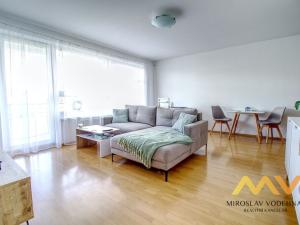 Pronájem bytu 2+kk, Hradec Králové - Nový Hradec Králové, Rybova, 58 m2
