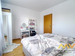 Pronájem bytu 2+kk, Hradec Králové - Nový Hradec Králové, Rybova, 58 m2