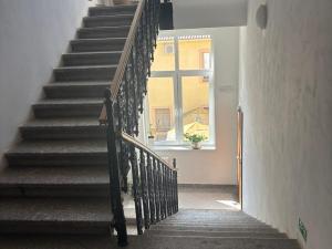 Pronájem kanceláře, Karlovy Vary, Krymská, 24 m2