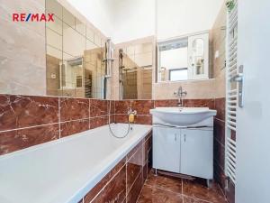 Pronájem bytu 2+1, Praha - Holešovice, Ortenovo náměstí, 61 m2