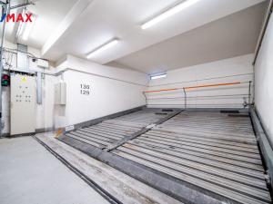 Prodej garážového stání, Praha, Herlíkovická, 14 m2