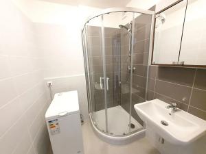 Pronájem bytu 3+1, Praha - Modřany, Pirinská, 77 m2