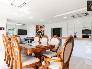 Prodej rodinného domu, Buštěhrad, Břízová, 250 m2