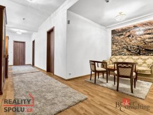 Prodej bytu 3+kk, Karlovy Vary, Divadelní náměstí, 137 m2