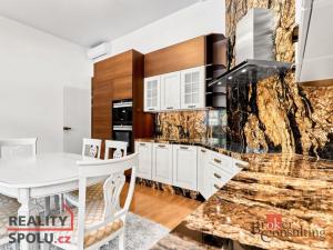 Prodej bytu 3+kk, Karlovy Vary, Divadelní náměstí, 137 m2
