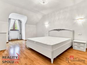 Prodej bytu 3+kk, Karlovy Vary, Divadelní náměstí, 137 m2
