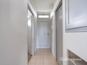 Pronájem bytu 2+kk, Praha - Holešovice, Osadní, 47 m2