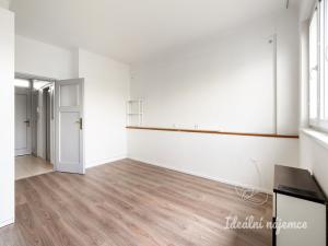 Pronájem bytu 1+1, Praha - Holešovice, Osadní, 47 m2