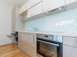 Prodej bytu 3+kk, Karlovy Vary, Pražská silnice, 88 m2