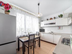 Prodej bytu 2+1, Karlovy Vary - Stará Role, Karlovarská, 61 m2