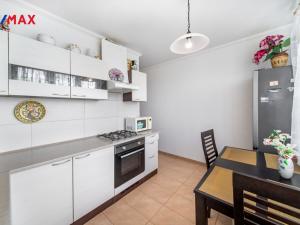 Prodej bytu 2+1, Karlovy Vary - Stará Role, Karlovarská, 61 m2