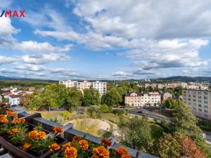 Prodej bytu 2+1, Karlovy Vary - Stará Role, Karlovarská, 61 m2
