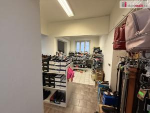 Pronájem obchodního prostoru, Frenštát pod Radhoštěm, nám. Míru, 100 m2