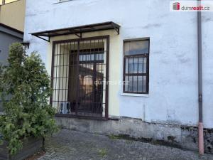 Pronájem obchodního prostoru, Frenštát pod Radhoštěm, nám. Míru, 100 m2