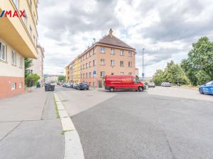 Prodej garážového stání, Praha - Libeň, Kašparovo náměstí, 12 m2