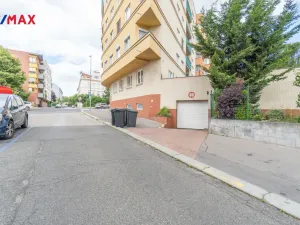 Prodej garážového stání, Praha - Libeň, Kašparovo náměstí, 12 m2