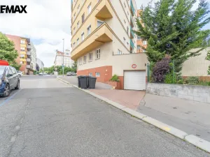 Prodej garážového stání, Praha - Libeň, Kašparovo náměstí, 12 m2