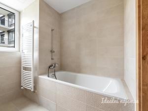 Pronájem bytu 1+kk, Praha - Vysočany, Kolbenova, 33 m2