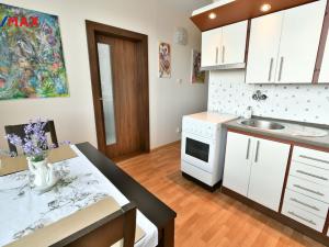 Prodej bytu 3+1, Jičín - Valdické Předměstí, Pod lipami, 69 m2