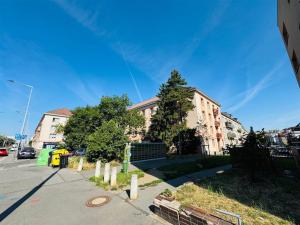 Prodej pozemku, Praha, Černokostelecká, 750 m2