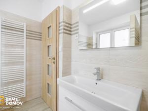 Prodej rodinného domu, Uherský Ostroh - Ostrožské Předměstí, Blatnická, 128 m2