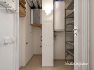 Pronájem bytu 3+kk, Praha - Vokovice, Ke dvoru, 84 m2