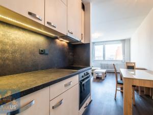 Pronájem bytu 3+kk, Praha - Bohnice, Řešovská, 56 m2