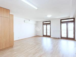 Pronájem kanceláře, Praha - Smíchov, Štefánikova, 147 m2
