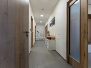 Prodej rodinného domu, Praha - Sobín, Valtická, 221 m2