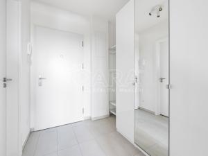 Pronájem bytu 1+kk, Praha - Strašnice, Zvěřinova, 49 m2