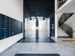 Pronájem bytu 1+kk, Praha - Strašnice, Zvěřinova, 49 m2