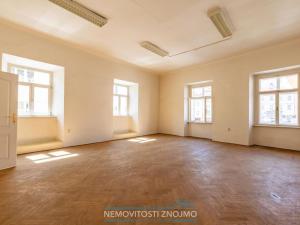 Prodej činžovního domu, Znojmo, Horní náměstí, 663 m2