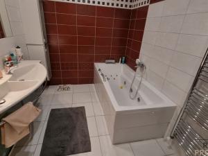Pronájem rodinného domu, Rohatec, 120 m2