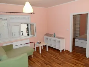 Pronájem bytu 2+kk, Praha - Žižkov, V domově, 50 m2