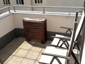 Pronájem bytu 2+kk, Praha - Žižkov, V domově, 50 m2