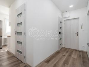 Pronájem bytu 2+1, Praha - Břevnov, Šantrochova, 51 m2