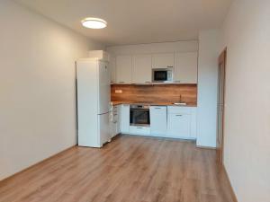 Pronájem bytu 2+kk, Pardubice - Pardubičky, Východní, 40 m2
