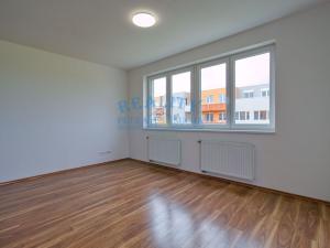 Prodej bytu 2+kk, Praha - Kyje, Farkašova, 40 m2