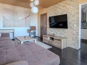 Pronájem bytu 2+1, Praha - Háje, Brechtova, 58 m2