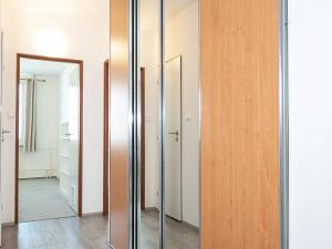 Pronájem bytu 4+1, Praha - Lhotka, Dobřejovická, 76 m2