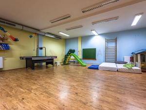 Pronájem bytu 3+kk, Praha - Dubeč, Netlucká, 75 m2