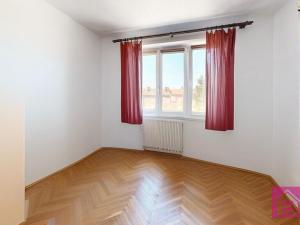 Prodej bytu 2+1, Břeclav - Poštorná, Nádražní, 48 m2