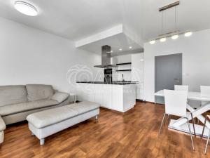 Pronájem bytu 3+kk, Praha - Vršovice, U Roháčových kasáren, 71 m2