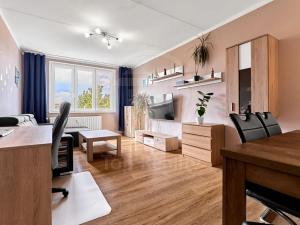 Prodej bytu 3+1, Karlovy Vary, Severní, 77 m2