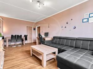 Prodej bytu 3+1, Karlovy Vary, Severní, 77 m2