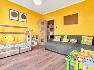 Prodej bytu 3+1, Karlovy Vary, Severní, 77 m2