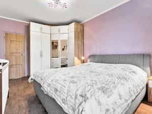 Prodej bytu 3+1, Karlovy Vary, Severní, 77 m2
