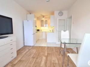 Pronájem bytu 2+kk, Praha - Prosek, Ctěnická, 39 m2