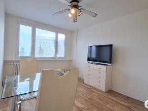 Pronájem bytu 2+kk, Praha - Prosek, Ctěnická, 39 m2