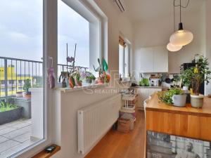 Pronájem bytu 3+1, Praha - Vršovice, Uzbecká, 106 m2